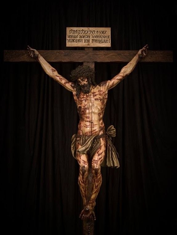 Me crucificas com a tua imodéstia