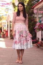 Vestido midi godê total rosê de renda com pétalas e rosas