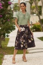 Saia midi preta flores com bolsos