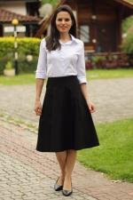 Saia midi de nesgas sarja preta