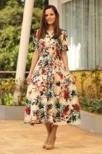 Vestido midi god&ecirc; bege floral