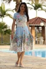 Vestido midi god&ecirc; total azul celeste flores