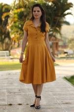 Vestido midi god&ecirc; mostarda