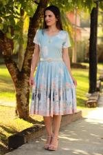 Vestido midi god&ecirc; total azul claro piano flores