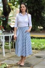 Saia midi god&ecirc; alfaiataria azul listras com bolsos