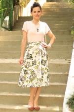 Saia midi evas&ecirc; branca floral verde