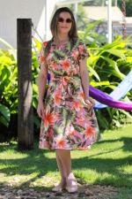 Vestido midi evas&ecirc; goiaba floral