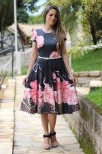 Vestido midi god&ecirc; total preto flores