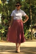 Saia midi plissada cetim rosa